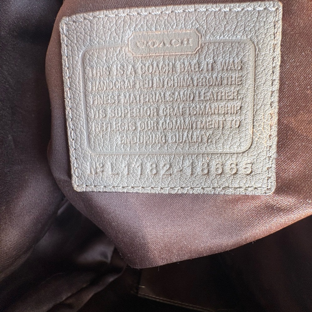 RARE Coach Pinnacle Allie Hobo | 18665 | Pinnacle Collection | 2 Hangtags | EUC - Picture 13 of 16